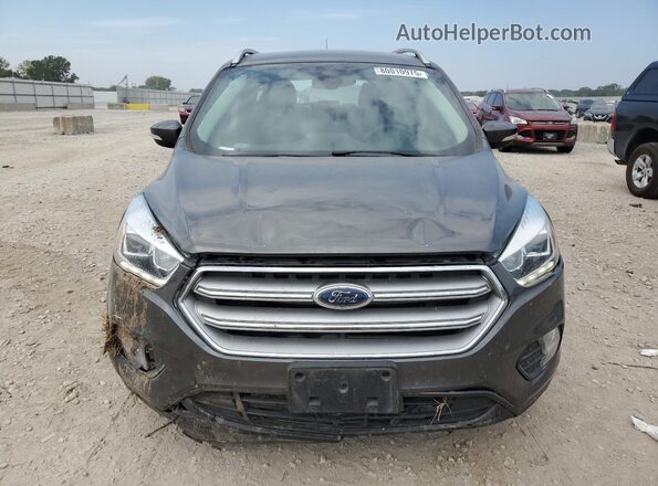 1FMCU0J9XHUD19775 2017 FORD ESCAPE Серый Вид спереди