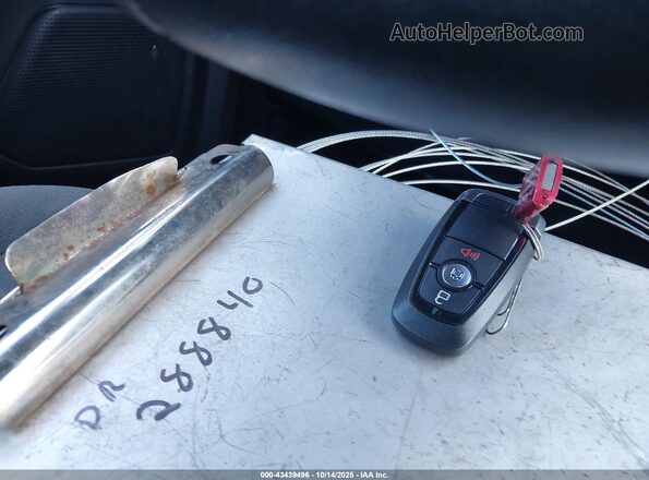 1FMCU9BZ2LUC29760 2020 FORD ESCAPE Черный Вид панели приборов