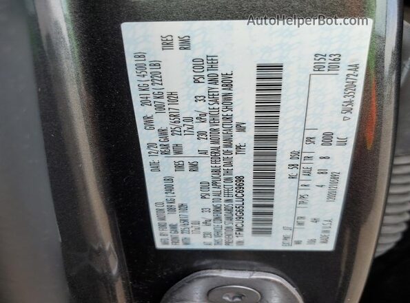 1FMCU9G65LUC69698 2020 FORD ESCAPE Gray Widok naklejki z numerem VIN