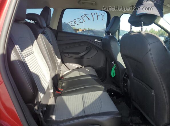 1FMCU9GD6KUC15033 2019 FORD ESCAPE Red Widok wnętrza z tyłu
