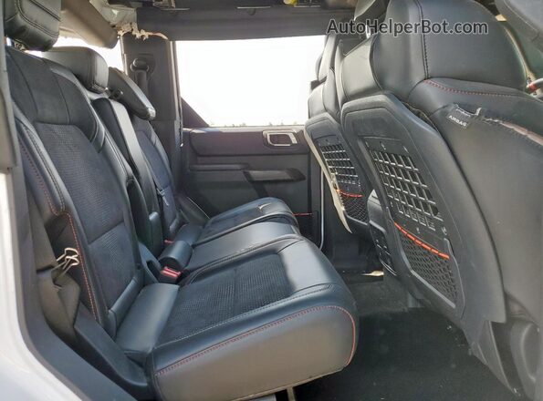 1FMEE0RR6RLA38770 2024 FORD BRONCO White Vista interior trasera