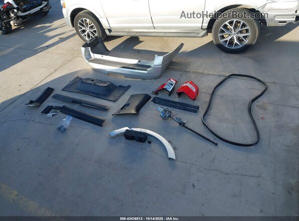 1FMJK1HT7GEF17078 2016 FORD EXPEDITION EL Silver ხელსაწყოთა პანელის ხედი