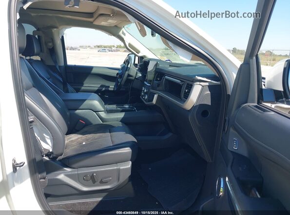 1FMJK1HT8NEA11305 2022 FORD EXPEDITION Белый Вид салона спереди