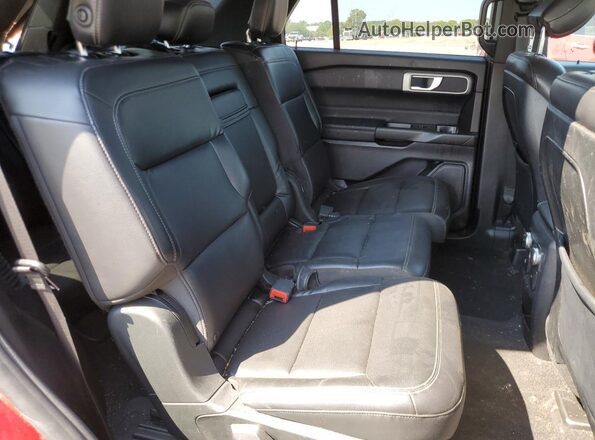 1FMSK8DH3LGA46379 2020 FORD FORD EXPLORER Red Rear interior view