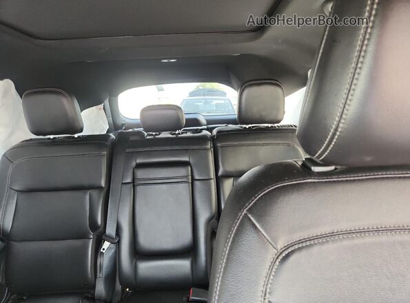 1FMSK8DH9LGA63493 2020 FORD FORD EXPLORER Red Widok tylnych siedzeń
