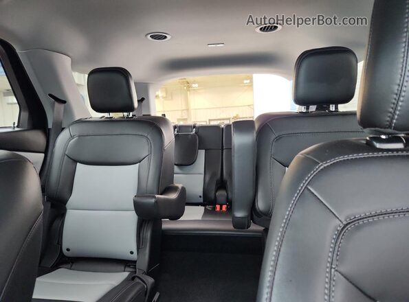1FMSK8DH9RGA17428 2024 FORD FORD EXPLORER Silver Հետևի նստատեղերի տեսք
