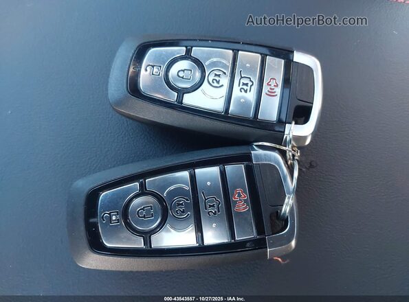 1FMWK8GC9SGC64083 2025 FORD FORD EXPLORER White Вид панелі приладів