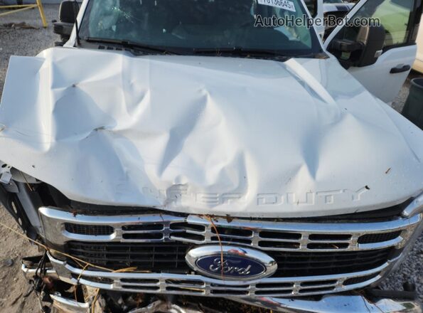 1FT7W2BA9REF78919 2024 FORD F250 White Vista interior trasera