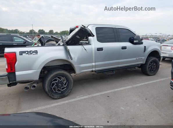 1FT7W2BT9JEC44508 2018 FORD F-250 Silver Սալոնի 360 աստիճան տեսք