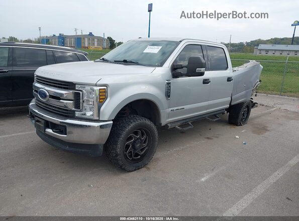 1FT7W2BT9JEC44508 2018 FORD F-250 Silver Առջևի ձախ երեք քառորդ տեսարան