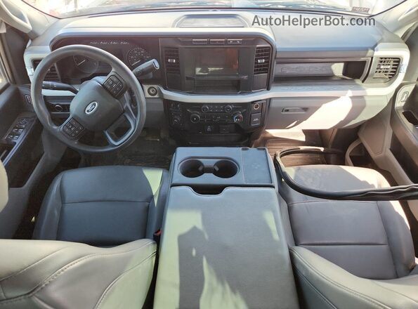 1FT7X2BA7PED17430 2023 FORD F250 White Widok deski rozdzielczej