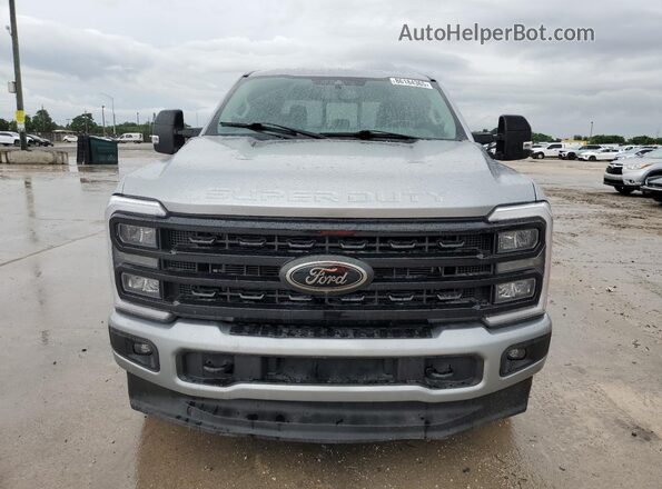 1FT8W2BT7PEE14071 2023 FORD F250 Silver Widok z przodu