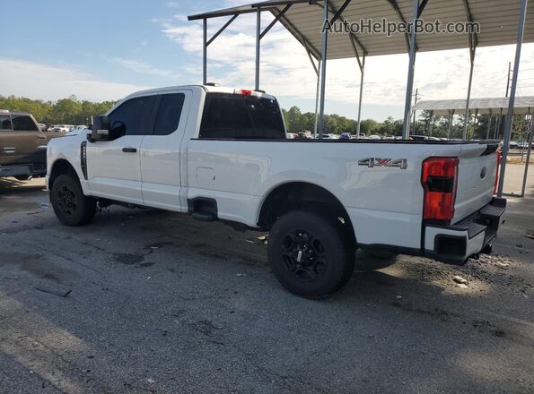 1FT8X2BA2PED39162 2023 FORD F250 White 