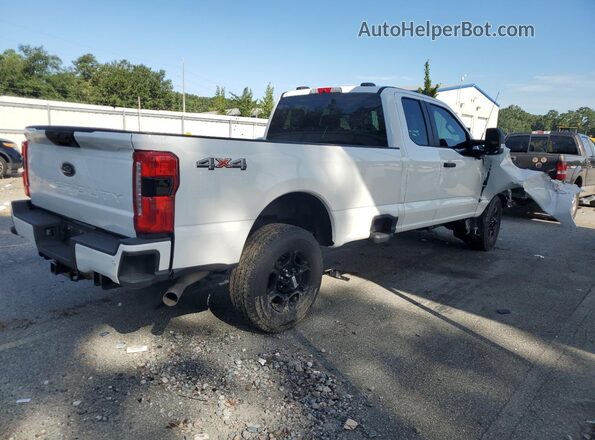 1FT8X2BA2PED39162 2023 FORD F250 White 
