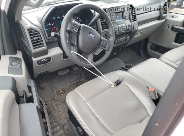 1FTBF2A67JEB80345 2018 FORD F250 White 