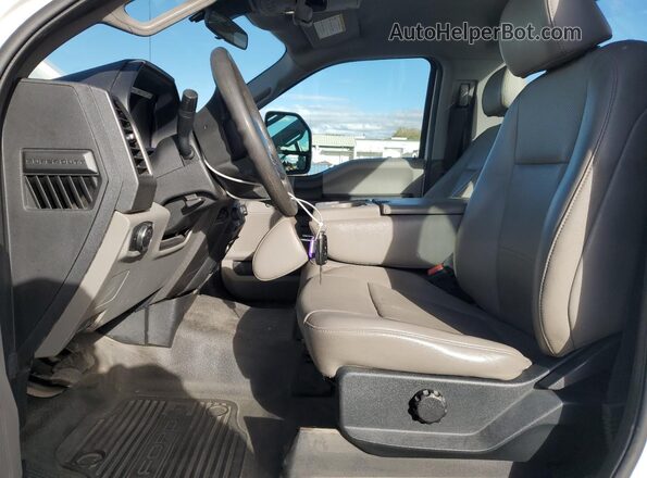 1FTBF2A69LEE86028 2020 FORD F250 White Vista interior delantera