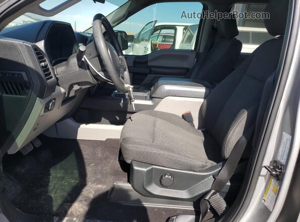 1FTEW1EP6LKF54846 2020 FORD F150 Silver Widok wnętrza z przodu