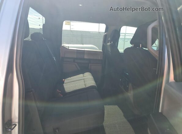 1FTEW1EP6LKF54846 2020 FORD F150 Silver Widok tylnych siedzeń