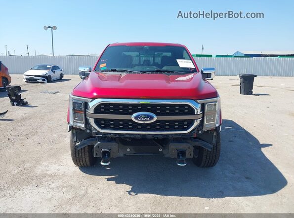 1FTFW1E56NFB88983 2022 FORD F150 Red Widok wnętrza z tyłu
