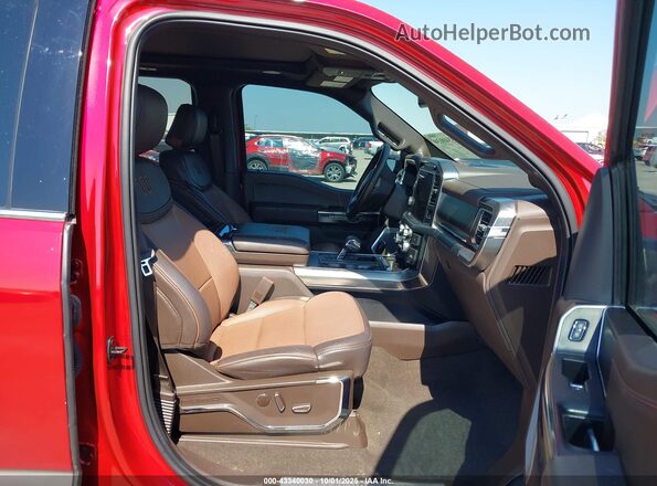 1FTFW1E56NFB88983 2022 FORD F150 Red Widok wnętrza z przodu