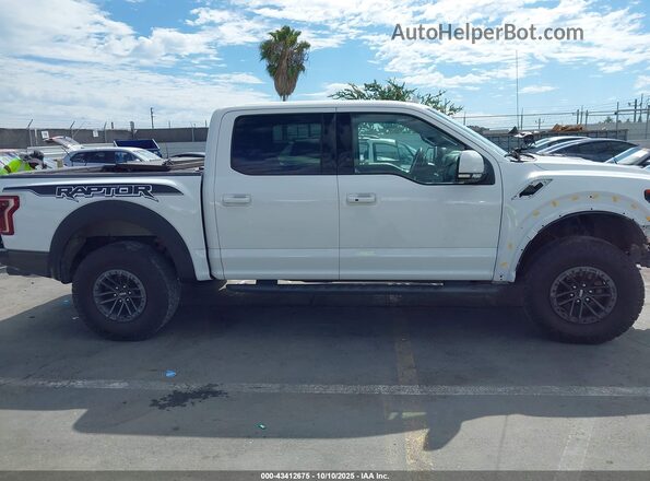 1FTFW1RG8LFC75325 2020 FORD F150 White Widok wnętrza 360 stopni