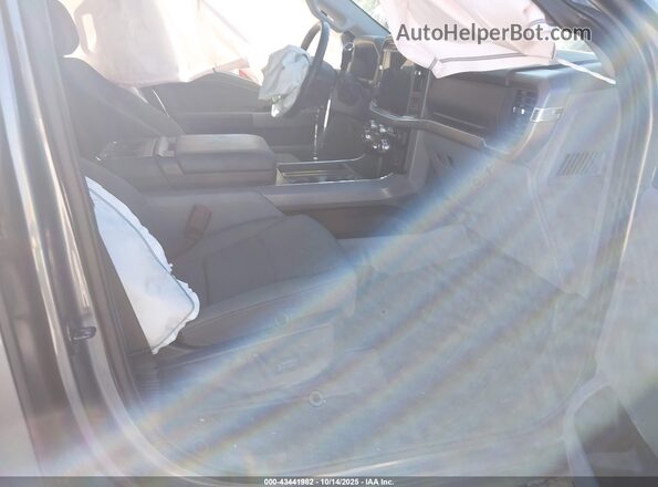 1FTFW3LD1RFB05679 2024 FORD F150 Gray Widok wnętrza z przodu