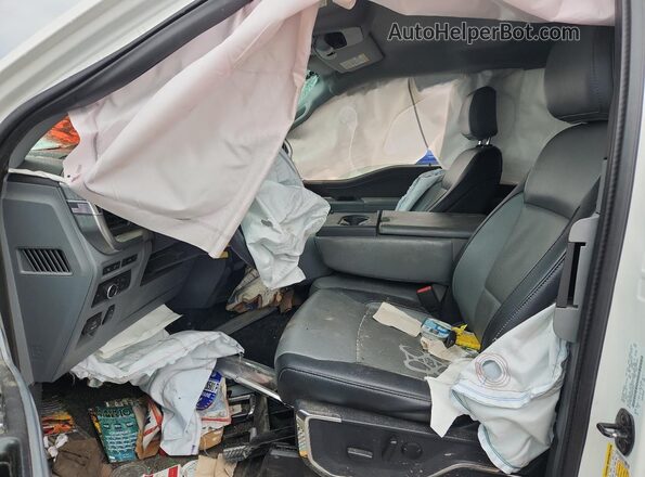 1FTFX1E56NFB78533 2022 FORD F150 White Widok wnętrza z przodu