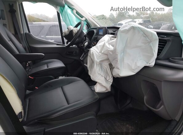 1FTYE1Y86PKB29962 2023 FORD TRANSIT-150 White Widok wnętrza z przodu