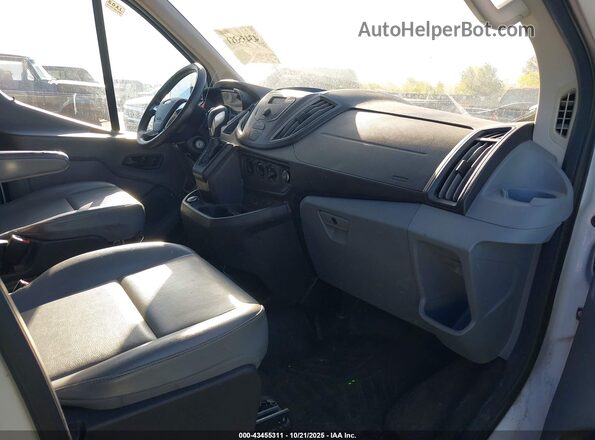 1FTYE1ZM7KKA25856 2019 FORD TRANSIT-150 Белый Вид салона спереди