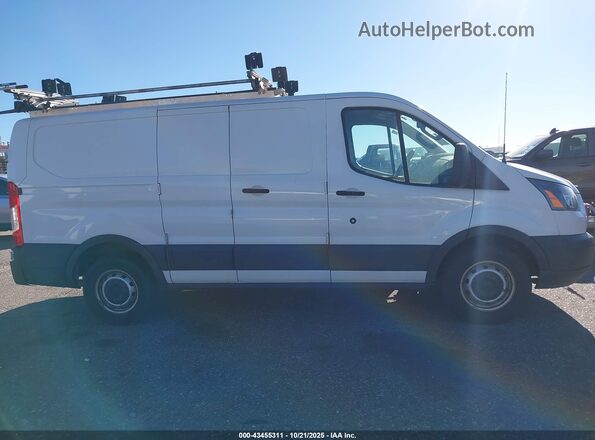 1FTYE1ZM7KKA25856 2019 FORD TRANSIT-150 Белый Вид задней части салона