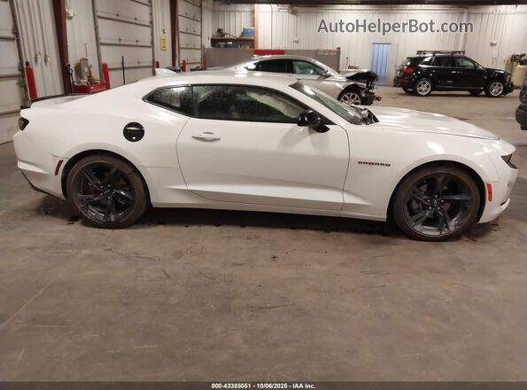 1G1FD1RX3P0151695 2023 CHEVROLET CAMARO Белый Вид задней части салона