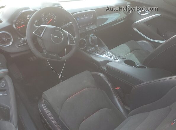 1G1FK1R69M0105586 2021 CHEVROLET CAMARO Red Առջևի վահանակի տեսք
