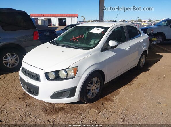 1G1JC5SH0G4165117 2016 CHEVROLET SONIC White წინა მარცხენა ხედი სამი მეოთხედიდან