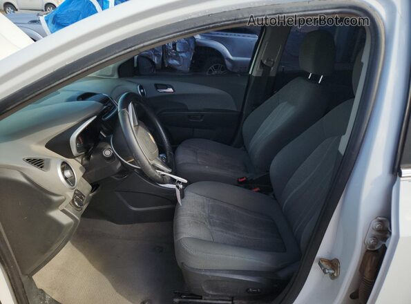 1G1JD5SB3L4100927 2020 CHEVROLET SONIC White Front interior view