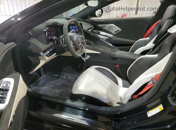 1G1YC3D46P5503045 2023 CHEVROLET CORVETTE Черный Вид салона спереди