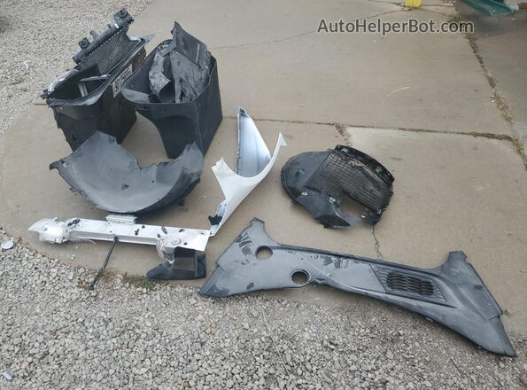 1G1YC3D4XM5120317 2021 CHEVROLET CORVETTE White Engine compartment view