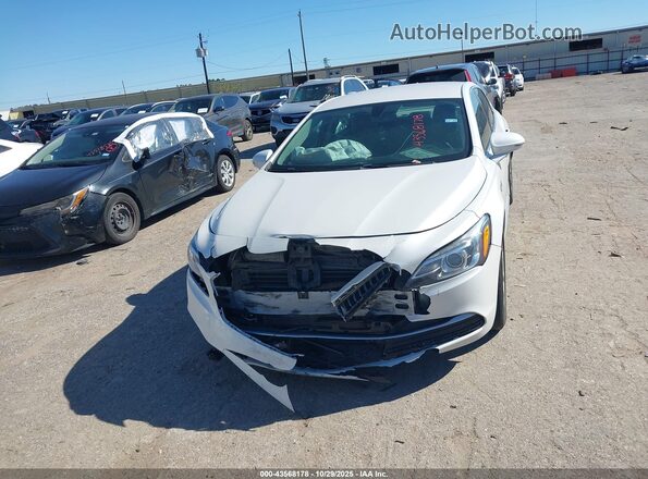 1G4ZP5SZ3JU127780 2018 BUICK LACROSSE White Vista del cuadro de instrumentos
