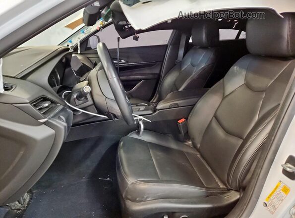 1G6DA5RK9R0127569 2024 CADILLAC CT4 White Widok wnętrza z przodu