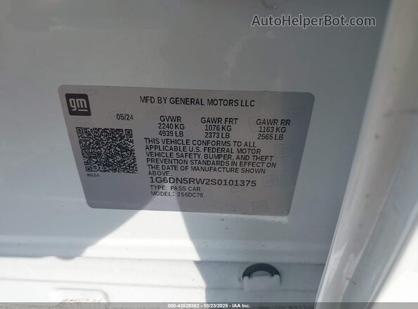 1G6DN5RW2S0101375 2025 CADILLAC CT5 White ძრავის განყოფილების ხედი