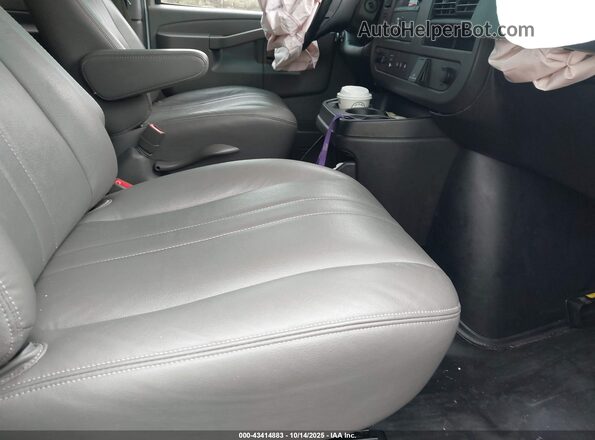 1GAWGEFP0L1259618 2020 CHEVROLET EXPRESS White Vista interior delantera