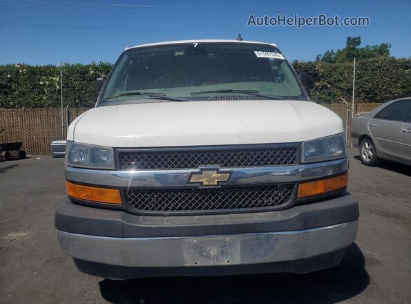 1GAZGPFG2L1142907 2020 CHEVROLET EXPRESS White Դիմացի տեսք
