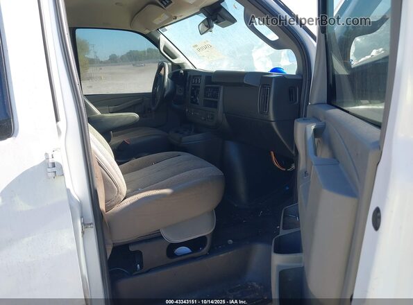 1GAZGPFG6L1176137 2020 CHEVROLET EXPRESS White Front interior view