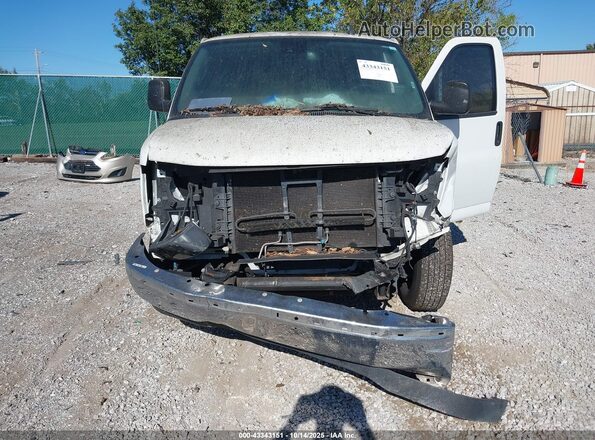1GAZGPFG6L1176137 2020 CHEVROLET EXPRESS White Front view