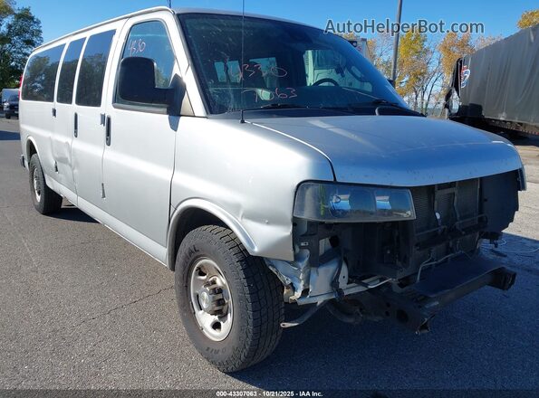 1GAZGPFGXL1271106 2020 CHEVROLET EXPRESS Silver Вид спереду