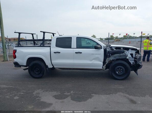 1GCGSBEC5P1154845 2023 CHEVROLET COLORADO White Widok wnętrza z tyłu
