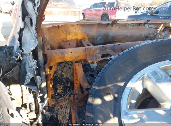 1GCPDBEK9RZ127718 2024 CHEVROLET SILVERADO Серебряный Вид задних сидений