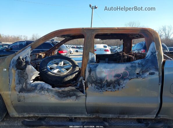 1GCPDBEK9RZ127718 2024 CHEVROLET SILVERADO Серебряный Вид спереди