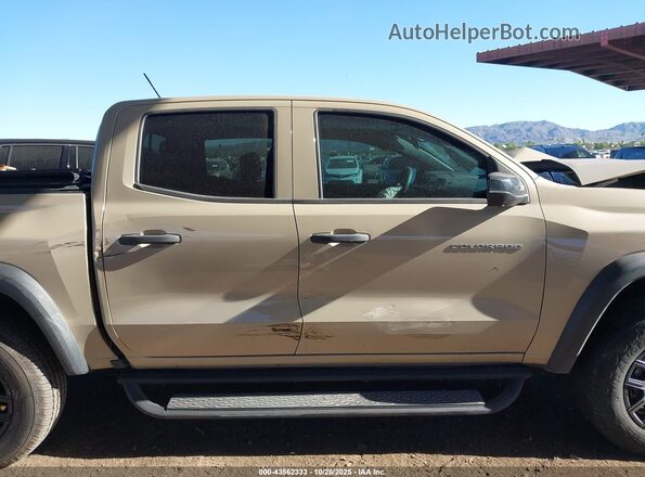 1GCPTEEK6P1138983 2023 CHEVROLET COLORADO Brown Vista interior trasera