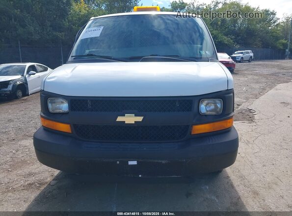 1GCWGAFF3G1235603 2016 CHEVROLET EXPRESS White წინა ხედი