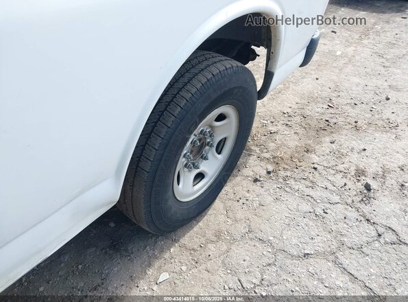 1GCWGAFF3G1235603 2016 CHEVROLET EXPRESS White ხელსაწყოთა პანელის ხედი